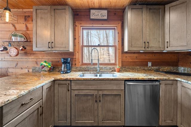 105 N arrowhead Drive, Westminster, SC 29693