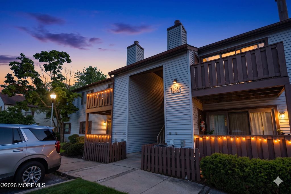 606 Lindsey Court, Marlton, NJ 08053