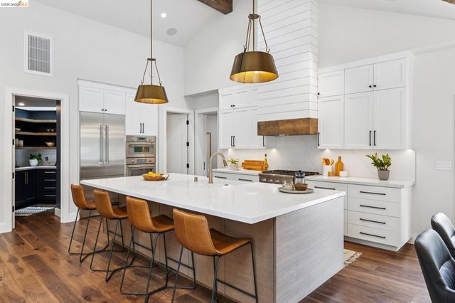 196 Castle Hill Ranch Rd, Walnut Creek, CA 94595