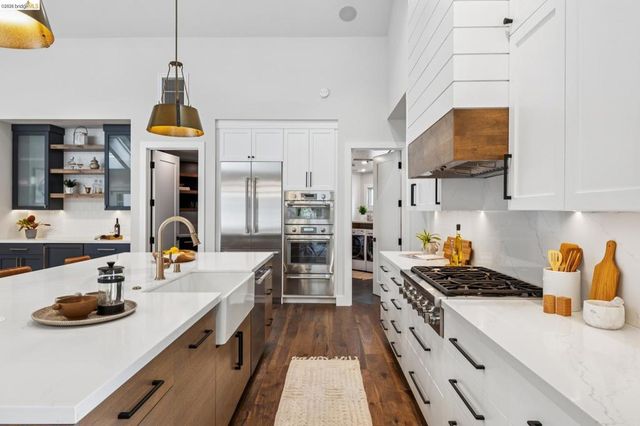 196 Castle Hill Ranch Rd, Walnut Creek, CA 94595