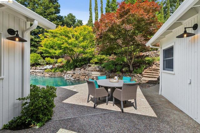 196 Castle Hill Ranch Rd, Walnut Creek, CA 94595