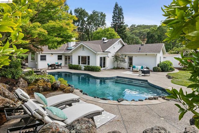 196 Castle Hill Ranch Rd, Walnut Creek, CA 94595
