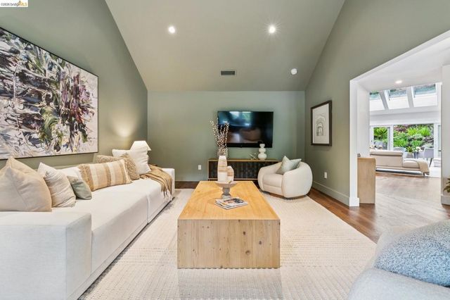 196 Castle Hill Ranch Rd, Walnut Creek, CA 94595