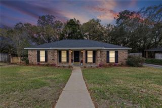 5905 Ole Mill Road, Mobile, AL 36609