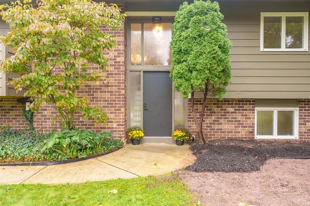5285 Burning Tree Road, Kalamazoo, MI 49009