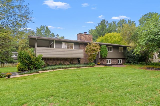 5285 Burning Tree Road, Kalamazoo, MI 49009