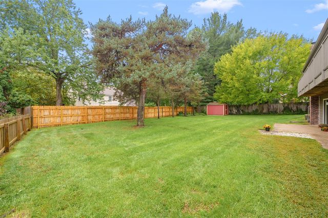 5285 Burning Tree Road, Kalamazoo, MI 49009
