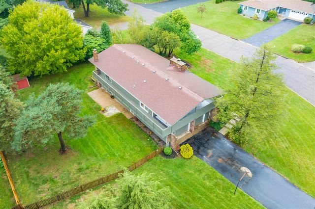 5285 Burning Tree Road, Kalamazoo, MI 49009