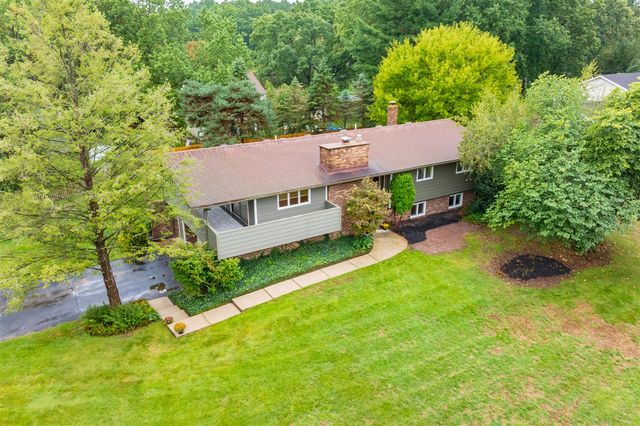 5285 Burning Tree Road, Kalamazoo, MI 49009