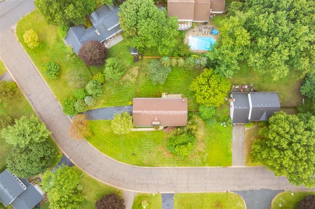 5285 Burning Tree Road, Kalamazoo, MI 49009