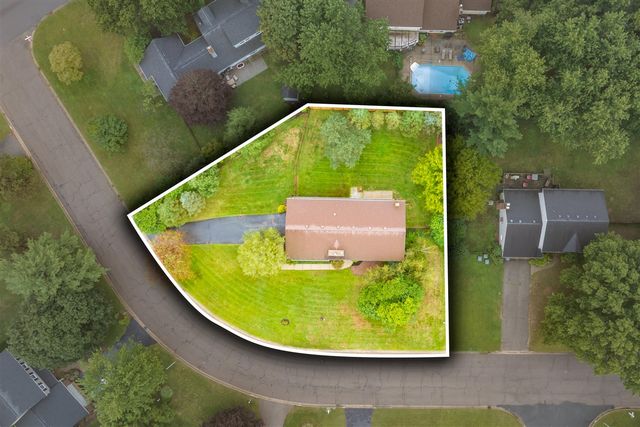 5285 Burning Tree Road, Kalamazoo, MI 49009