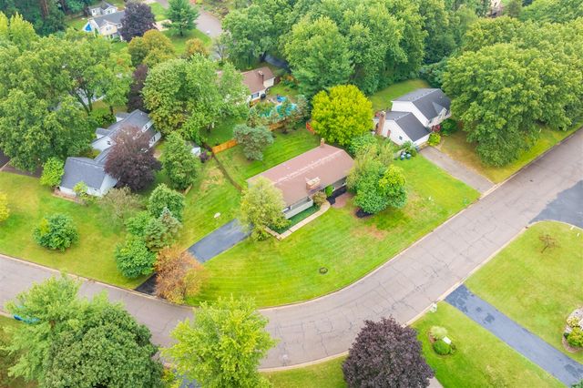 5285 Burning Tree Road, Kalamazoo, MI 49009