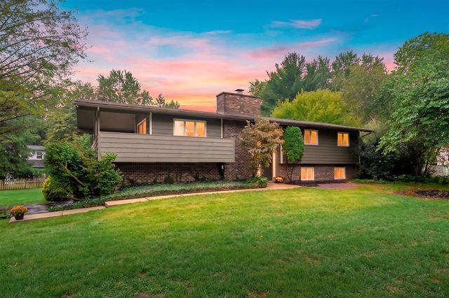 5285 Burning Tree Road, Kalamazoo, MI 49009