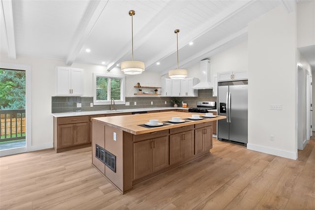 5285 Burning Tree Road, Kalamazoo, MI 49009