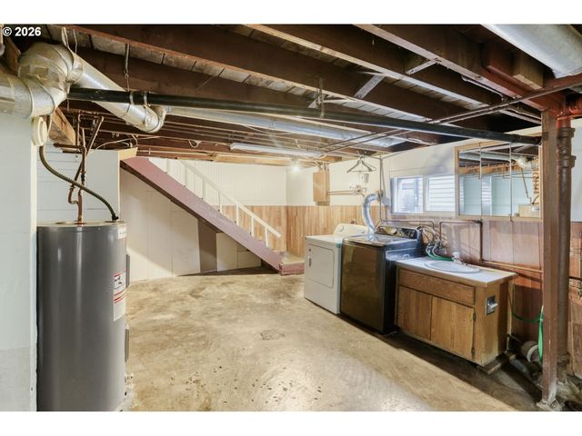 2145 Se CESAR E CHAVEZ Blvd, Portland, OR 97214