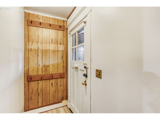 2145 Se CESAR E CHAVEZ Blvd, Portland, OR 97214