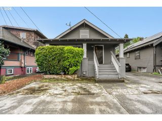 2145 Se CESAR E CHAVEZ Blvd, Portland, OR 97214