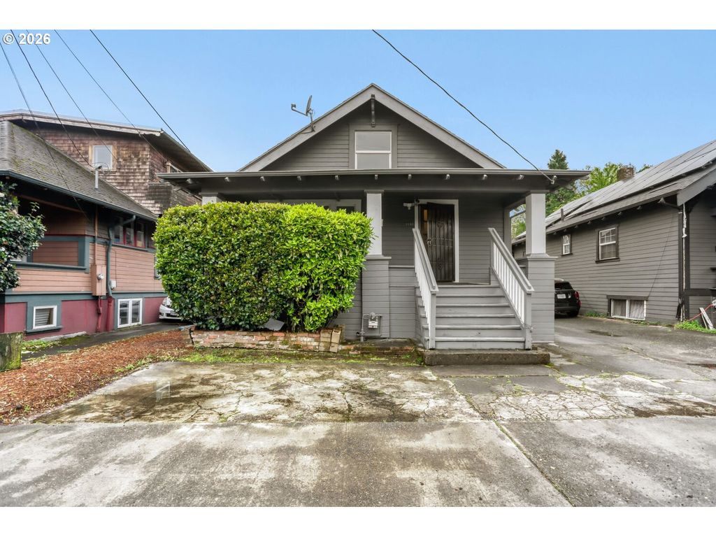 2145 Se CESAR E CHAVEZ Blvd, Portland, OR 97214