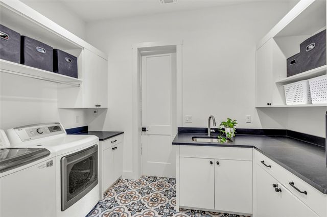 508 Gemma DR, Liberty Hill, TX 78642