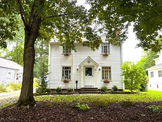 93 Harcourt Drive, Akron, OH 44313