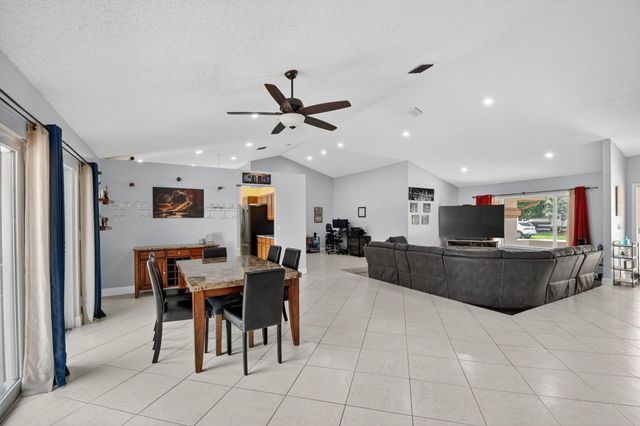 9501 Majestic Way, Boynton Beach, FL 33437