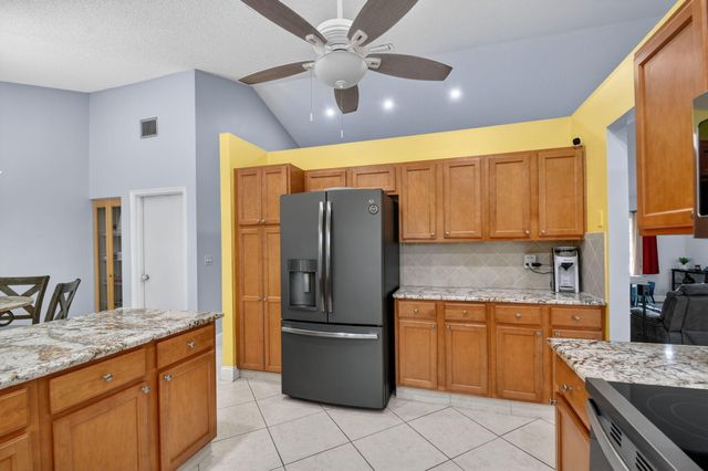 9501 Majestic Way, Boynton Beach, FL 33437