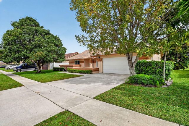 9501 Majestic Way, Boynton Beach, FL 33437