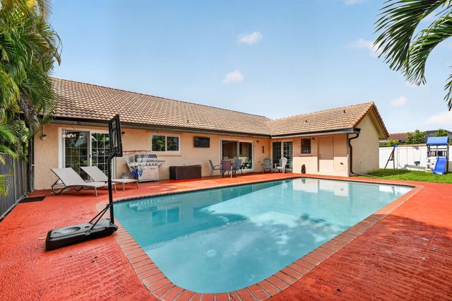 9501 Majestic Way, Boynton Beach, FL 33437