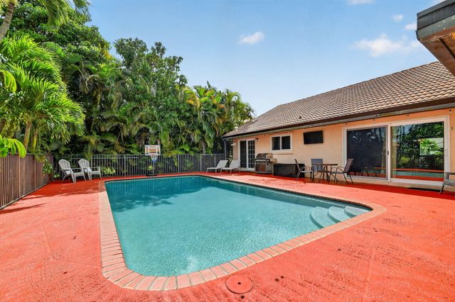 9501 Majestic Way, Boynton Beach, FL 33437