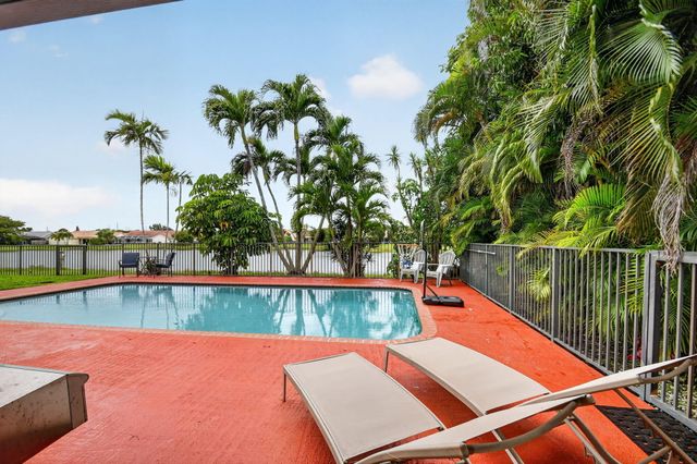 9501 Majestic Way, Boynton Beach, FL 33437