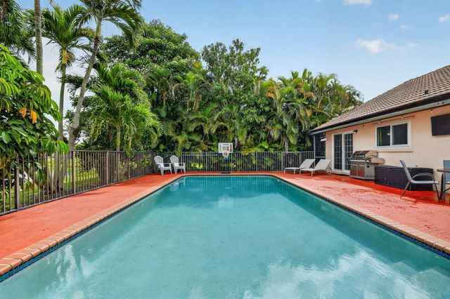 9501 Majestic Way, Boynton Beach, FL 33437