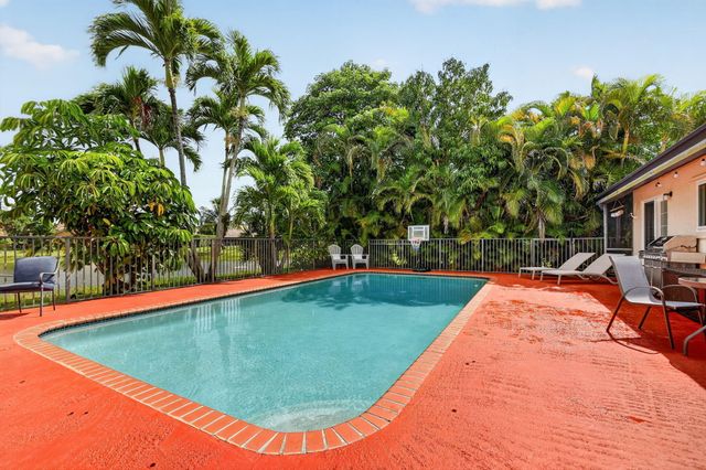 9501 Majestic Way, Boynton Beach, FL 33437