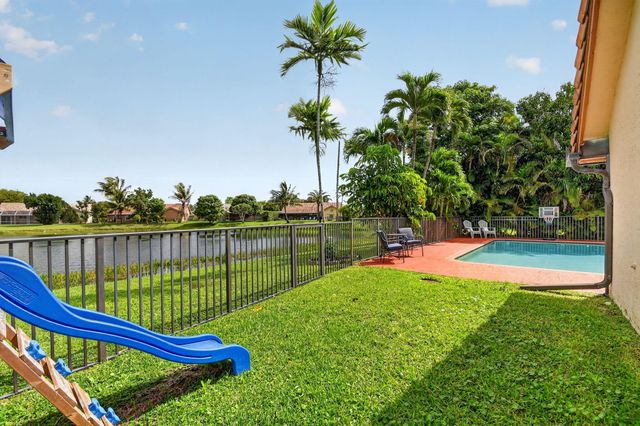 9501 Majestic Way, Boynton Beach, FL 33437