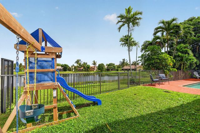 9501 Majestic Way, Boynton Beach, FL 33437