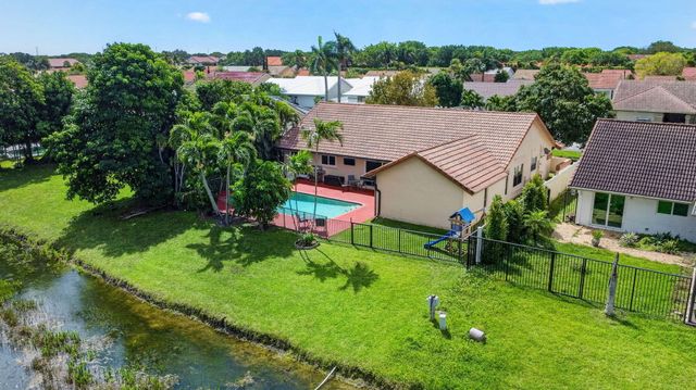 9501 Majestic Way, Boynton Beach, FL 33437