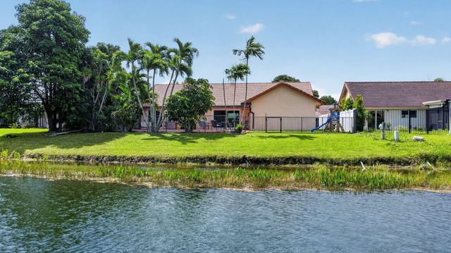 9501 Majestic Way, Boynton Beach, FL 33437