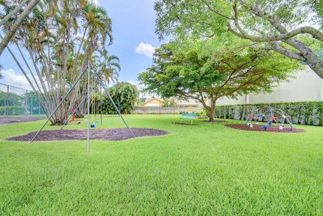 9501 Majestic Way, Boynton Beach, FL 33437