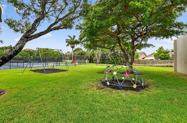 9501 Majestic Way, Boynton Beach, FL 33437