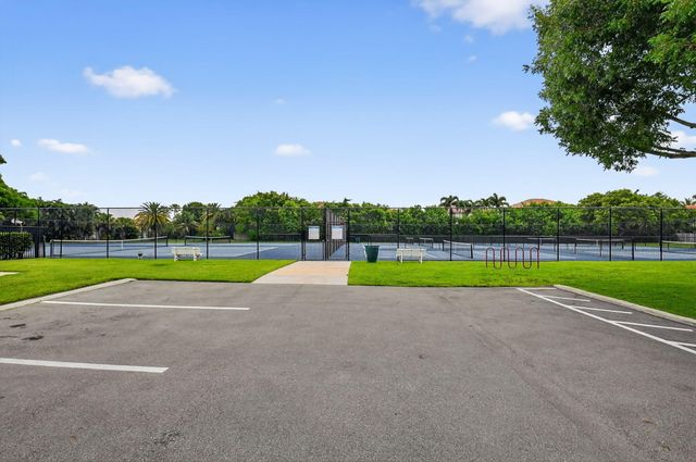 9501 Majestic Way, Boynton Beach, FL 33437