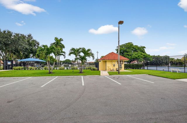 9501 Majestic Way, Boynton Beach, FL 33437