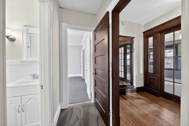 95 Washington St, Chicopee, MA 01020