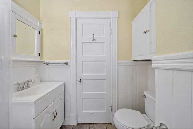 95 Washington St, Chicopee, MA 01020