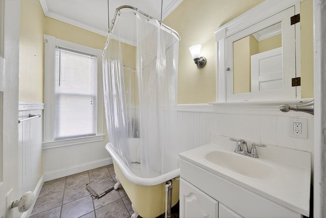 95 Washington St, Chicopee, MA 01020