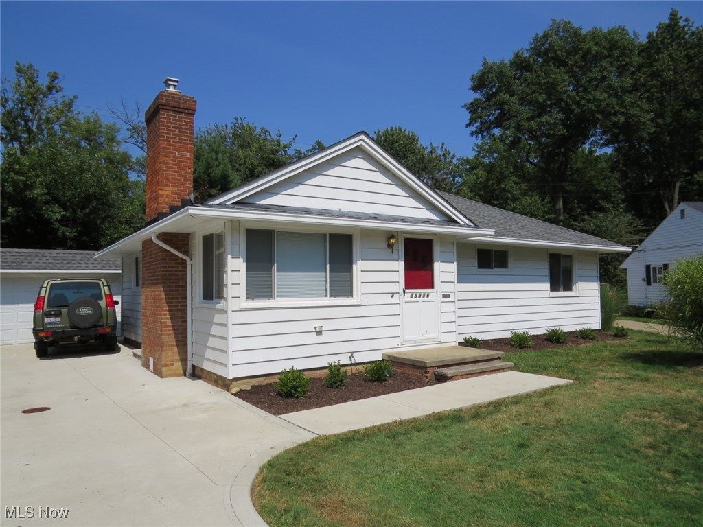 25316 Conover Drive, Bay Village, OH 44140