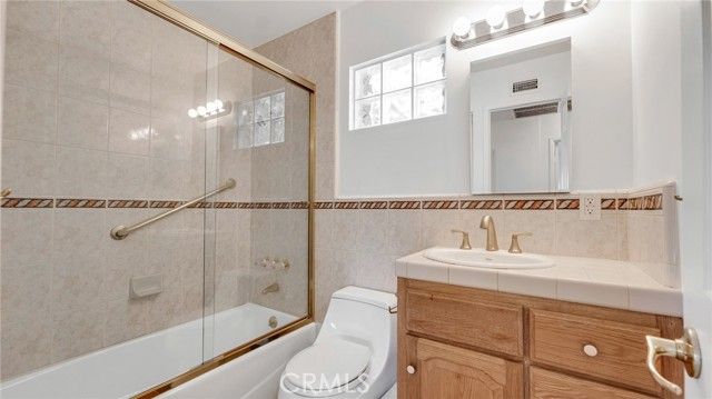 6201 Le Sage Avenue, Woodland Hills (los Angeles), CA 91367