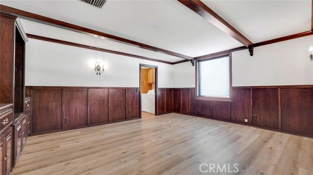 6201 Le Sage Avenue, Woodland Hills (los Angeles), CA 91367