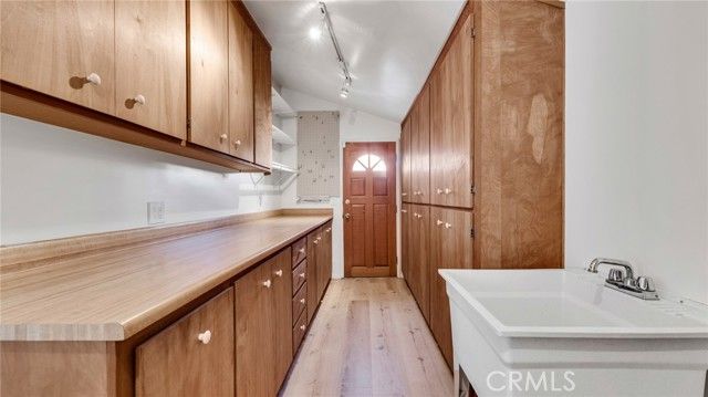 6201 Le Sage Avenue, Woodland Hills (los Angeles), CA 91367