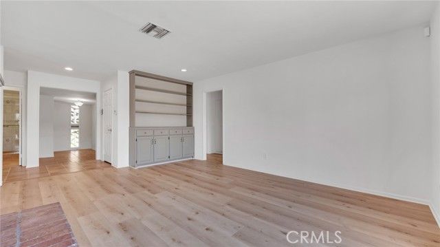 6201 Le Sage Avenue, Woodland Hills (los Angeles), CA 91367