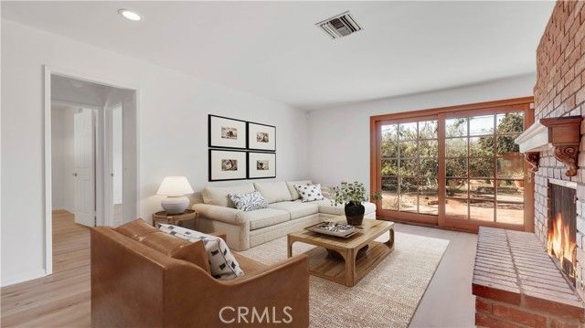 6201 Le Sage Avenue, Woodland Hills (los Angeles), CA 91367