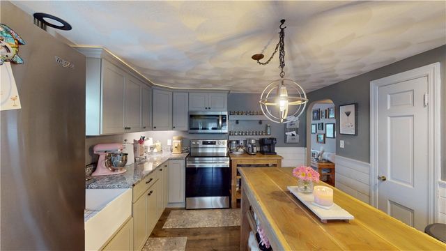 24 Annette Avenue, Pawtucket, RI 02861